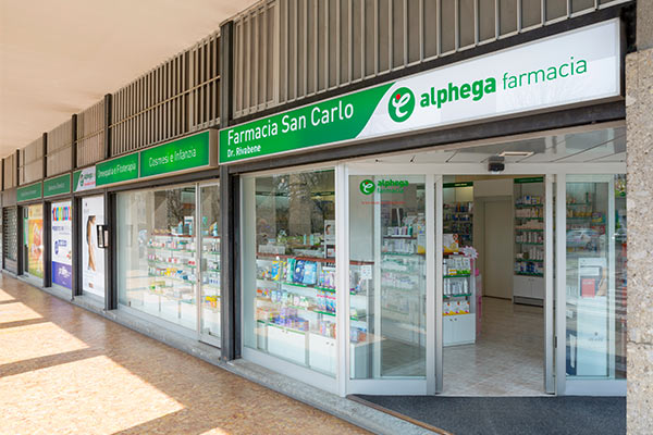 Chi Siamo 4 esterno farmacia sancarlo desio